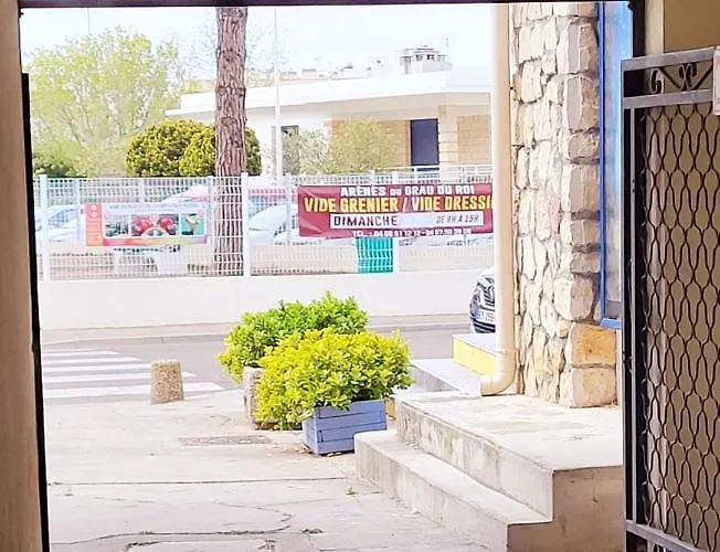 Le Vog The Beach 200 M Away And The Shops At The Foot Of The